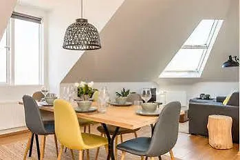Thomsen * Reykjavík