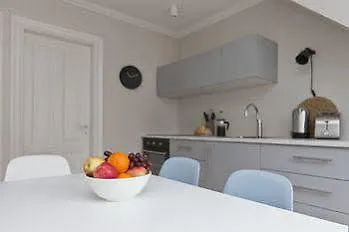 Thomsen Apartment