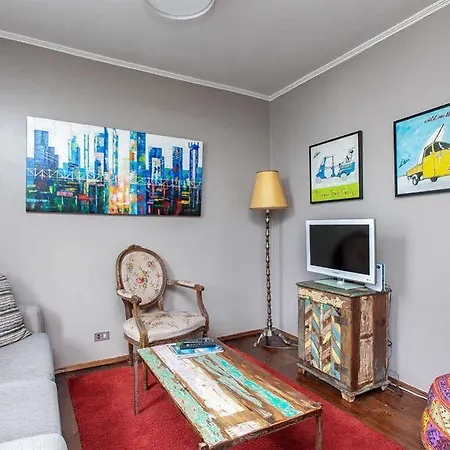 Thomsen Apartment *