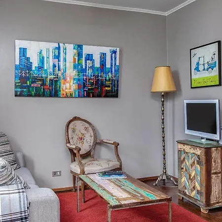 Thomsen Apartment *
